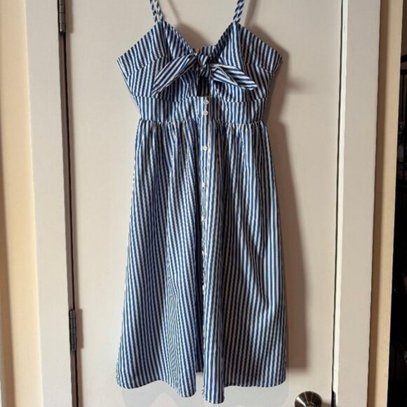 Avantlook Blue and White dress, Size Medium - Picture 6 of 6